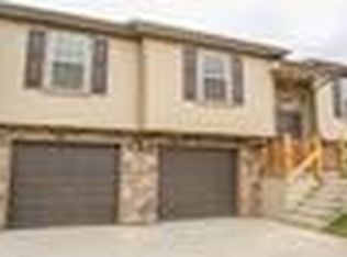 1000 5th Ter, Oak Grove, MO 64075