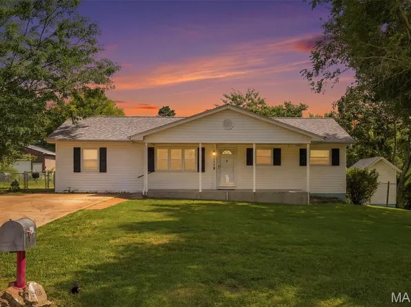 5428 Terry Dr, High Ridge, MO 63049
