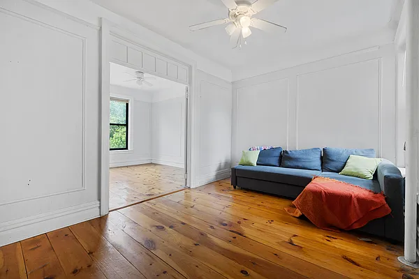 Rented by Bank Neary | media 3
