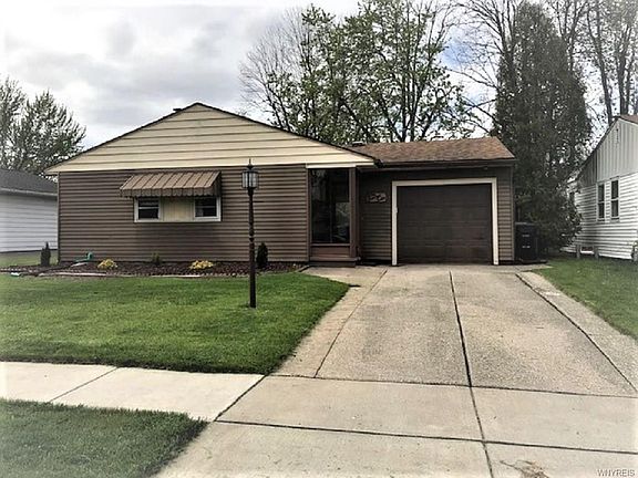 3rd image of 712 Montrose Ave