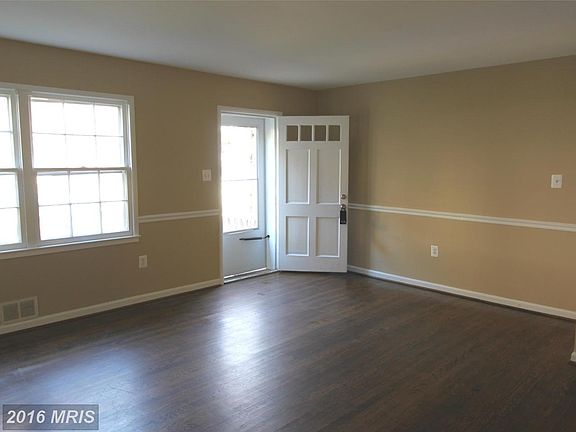2nd image of 14843 Anderson Ct