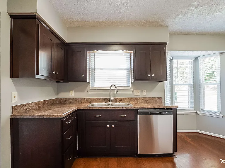 617 Blake Moore Dr — Photo 3