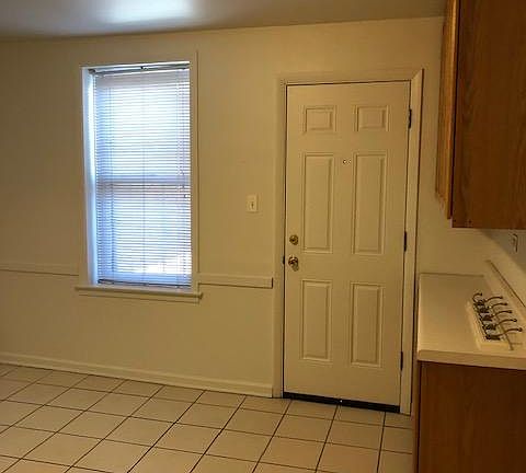 4th image of 850 W Armitage Ave APT 1R