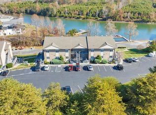 1175 Mariners Way APT 49, Huddleston, VA 24104