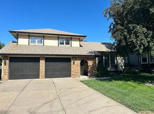 15207 Howe St, Omaha, NE 68144