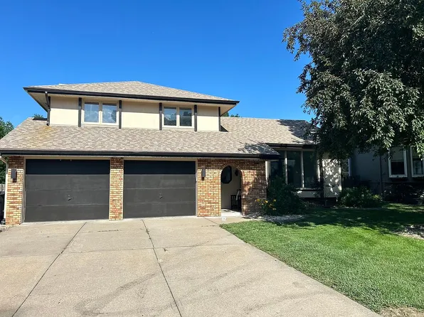 15207 Howe St, Omaha, NE 68144