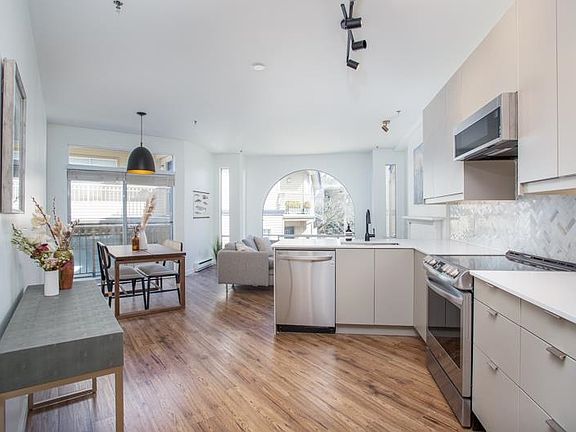 3rd image of 1100 W 7th Ave #207