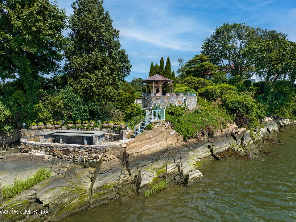 13th image of 108 Cedar Cliff Rd