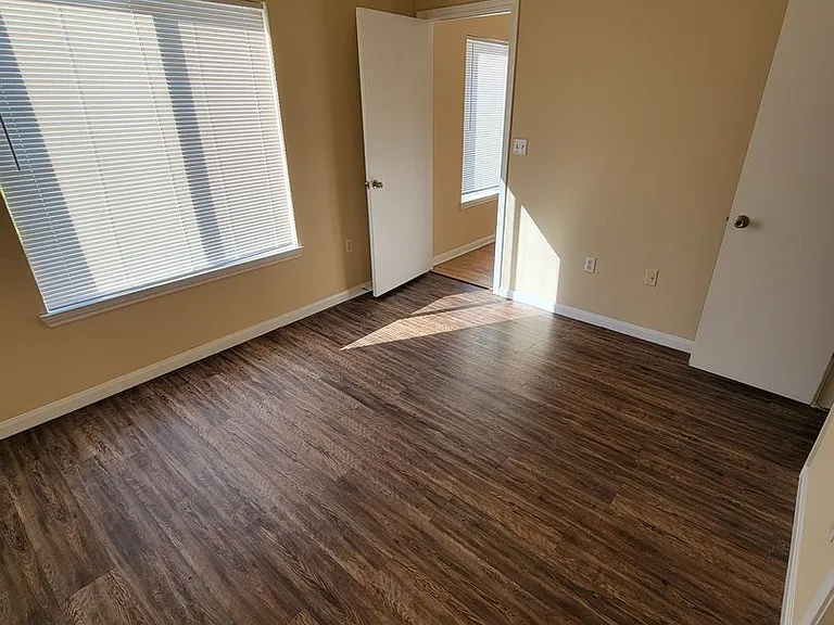 529 Sw Pkwy #301 — Photo 8