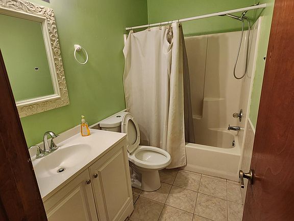 2nd image of 4003 Chipola St