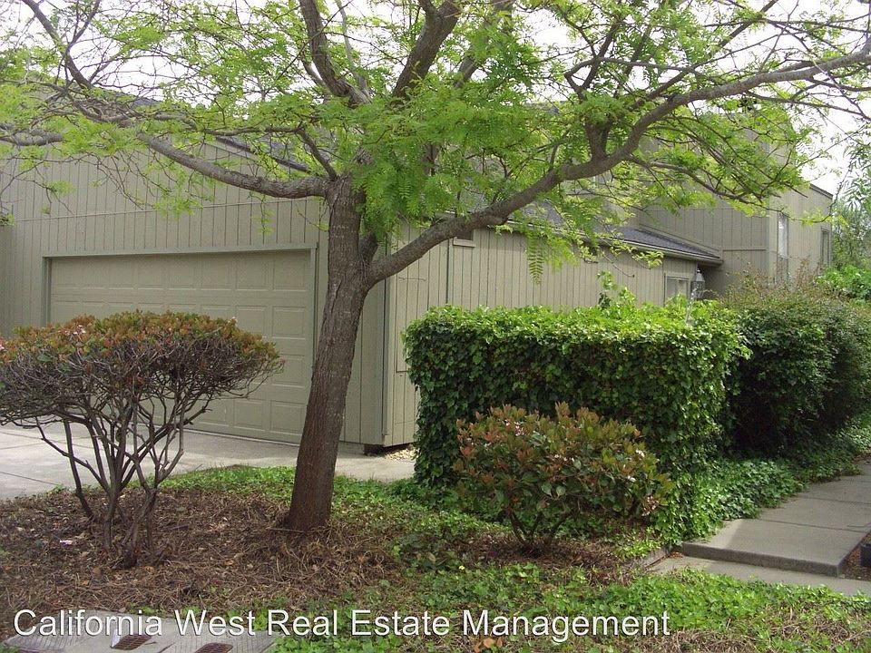 1st image of 1343 Vista Del Lago
