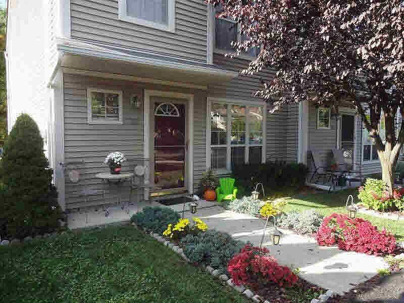 1st image of 163 Sterling Pl #163