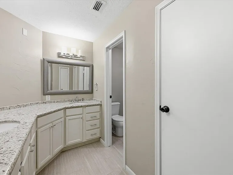 1620 Wellington Pl #604 — Photo 8