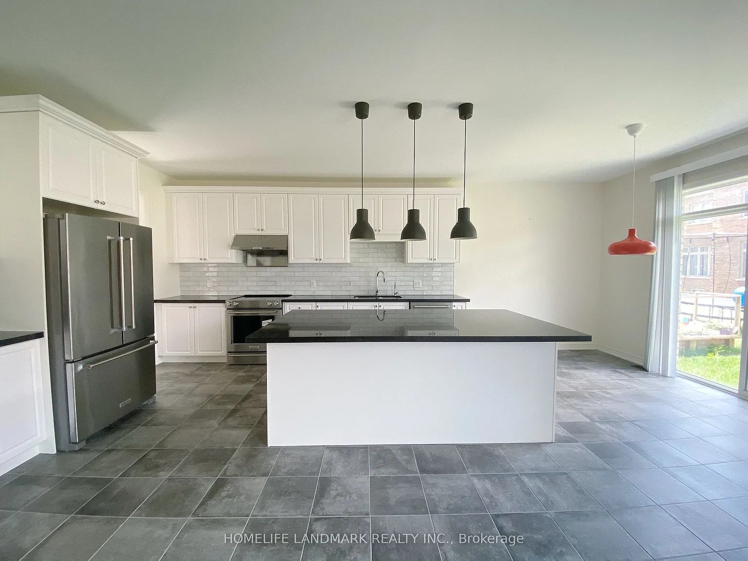 4 bed, $3,800 — Photo 3