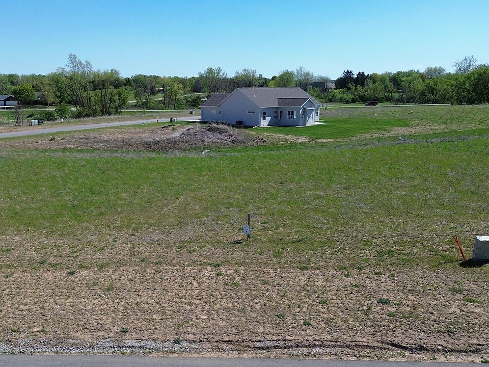 1st image of Goldfinch Dr #9