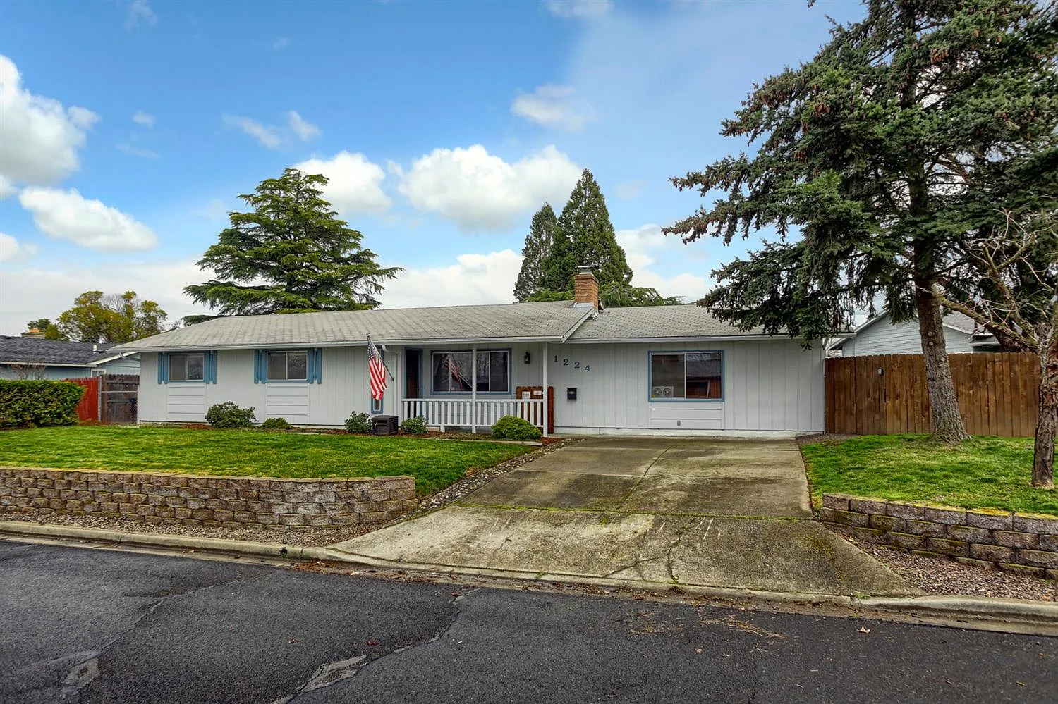 1224 Triangle Dr photo 1