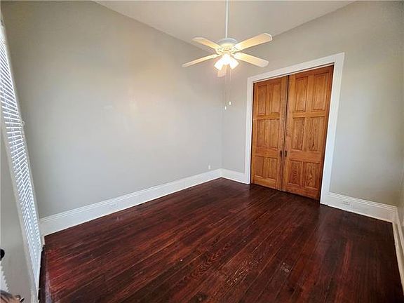 3rd image of 123 N Clark St