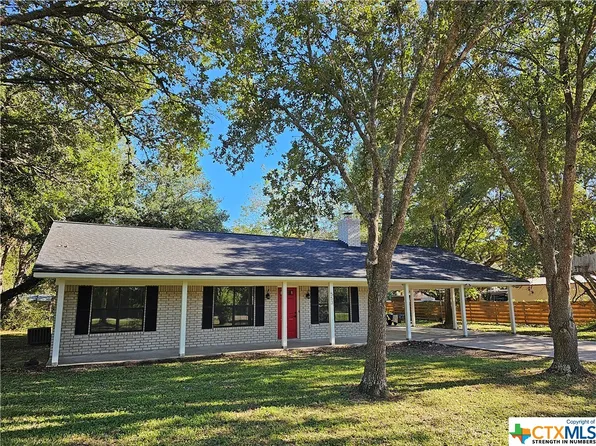 553 County Road 131, Edna, TX 77957