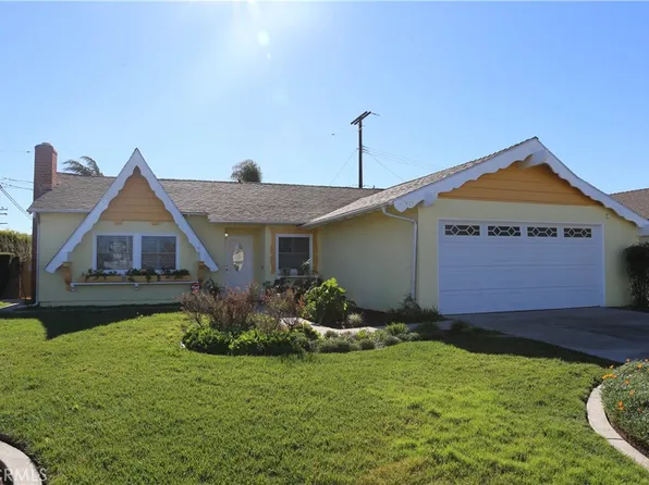 8472 Rembrandt Dr, Huntington Beach, CA 92647