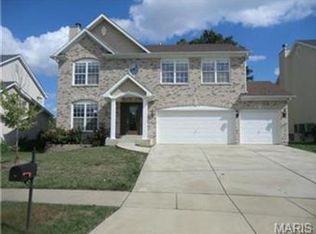 30 Heritage Pointe Cir, Fenton, MO 63026