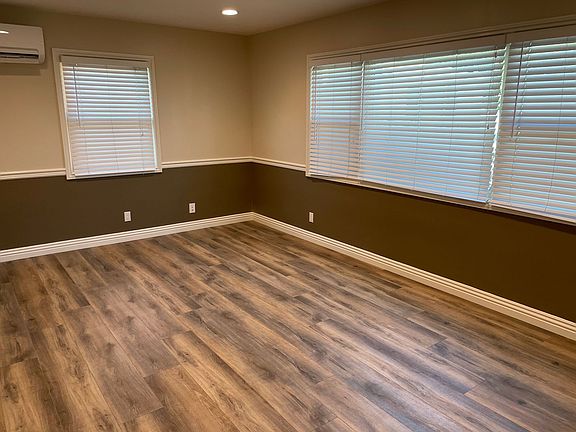 4th image of 303-305 W Lemon Ave