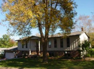 1614 Valley View Dr, Winona, MN 55987