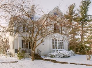 45 Edgecliff Rd, Carnegie, PA 15106