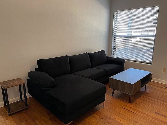 2nd image of 1835 Jackson Bluff Rd