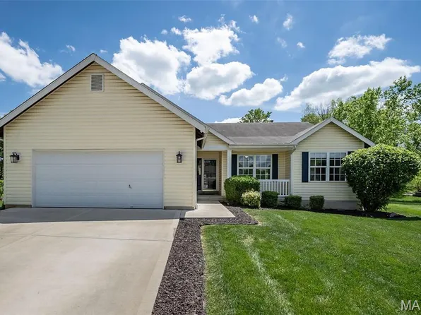 170 Valleybrook Dr, O'Fallon, MO 63368