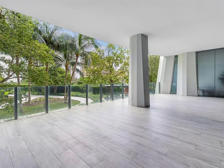 2831 S Bayshore Dr #402 — Photo 14