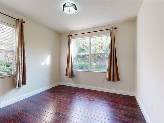 5th image of 18006 Avalon Ln