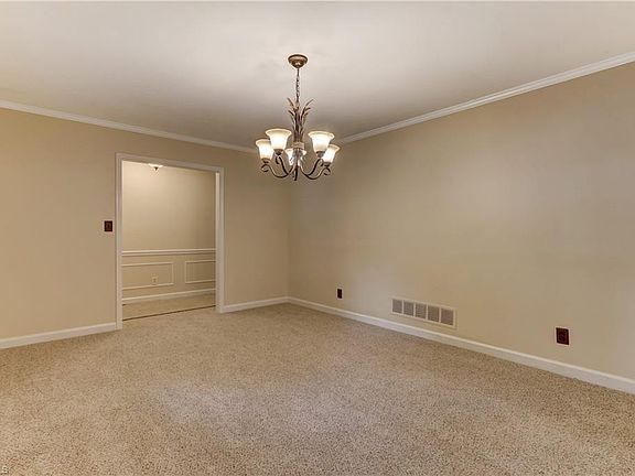 3rd image of 2203 Cypress Dr