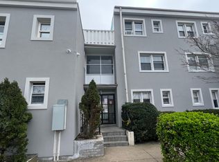 830 E Broadway APT 103, Long Beach, NY 11561
