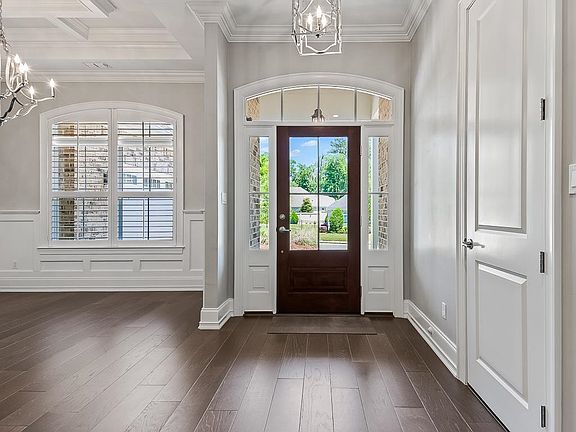 5th image of 3148 Persimmon Dr