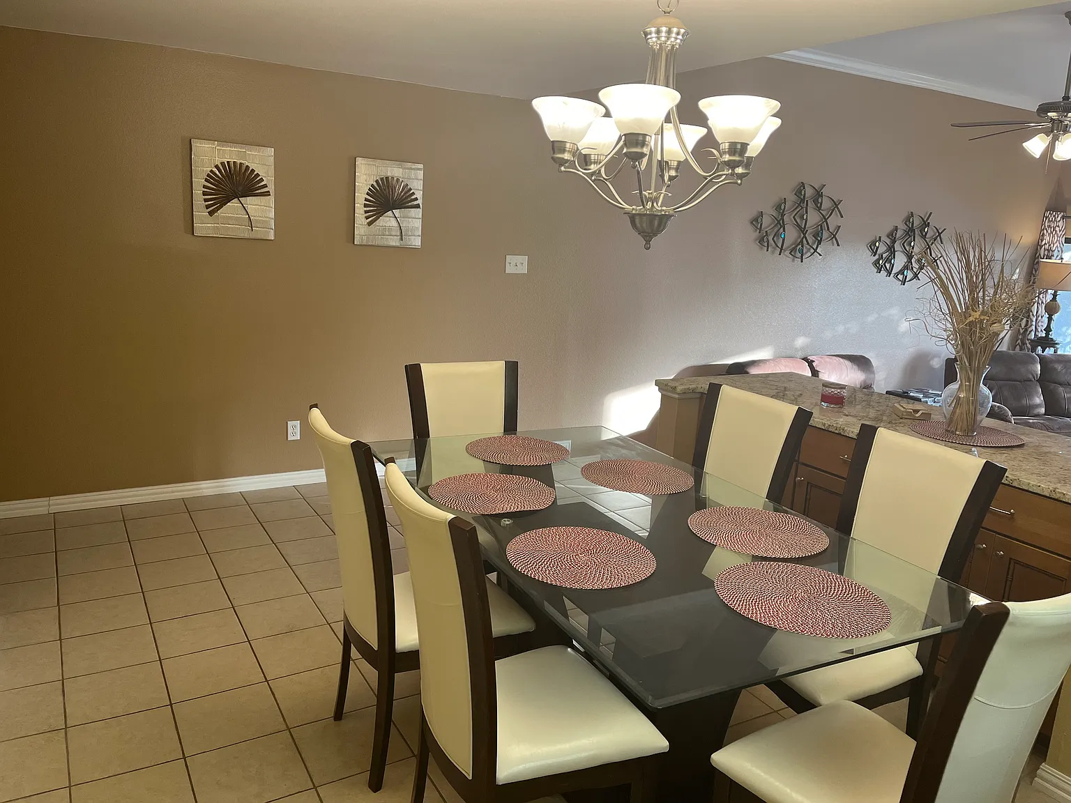 2 bed, 1047 sqft, $1,700 — Photo 4
