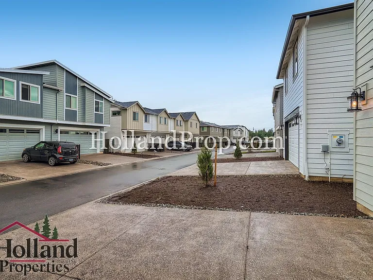 8126 SE Reddington St — Photo 28