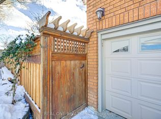 2 Grittani Ln, Toronto, ON M1S5B7