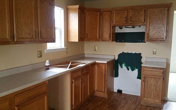 4th image of 409 Southbrook Dr