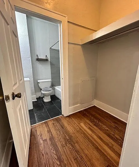 1140 NW 34th St #4 — Photo 13