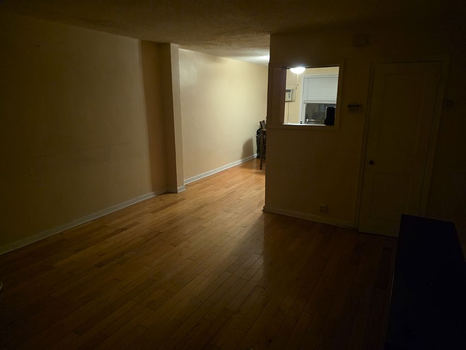 1st image of 1326 Stirling St