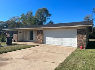 236 Cherry Ln, Bridge City, TX 77611