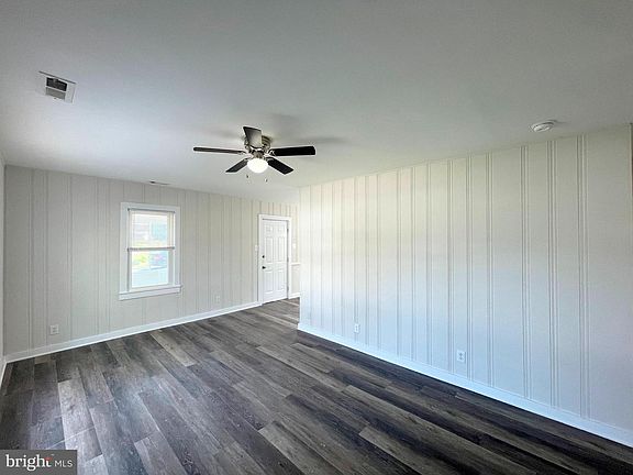 3rd image of 4605 Cummins Ave