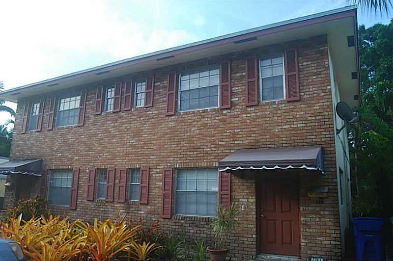 1st image of 308 SW 11th Ct