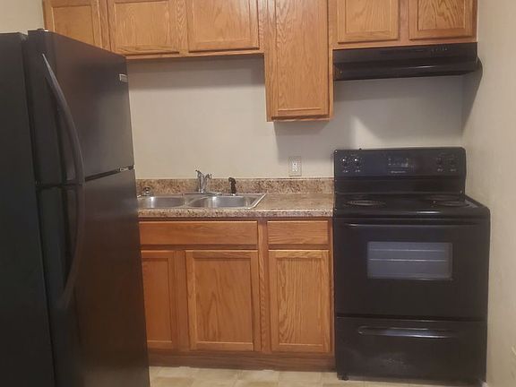 5th image of 2700 Holbrook Dr APT 7