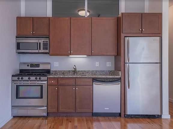 5th image of 630 N Franklin St APT 402