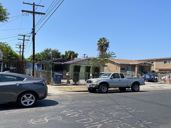 3rd image of 442 E 84th Pl