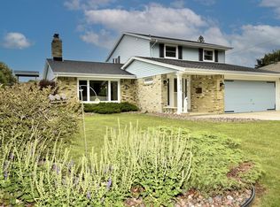 6039 S Lake Dr, Cudahy, WI 53110