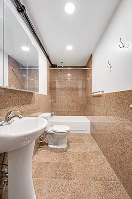 Rented by Compass | media 18