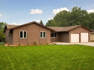 8324 Cloman Ave E, Inver Grove Heights, MN 55076