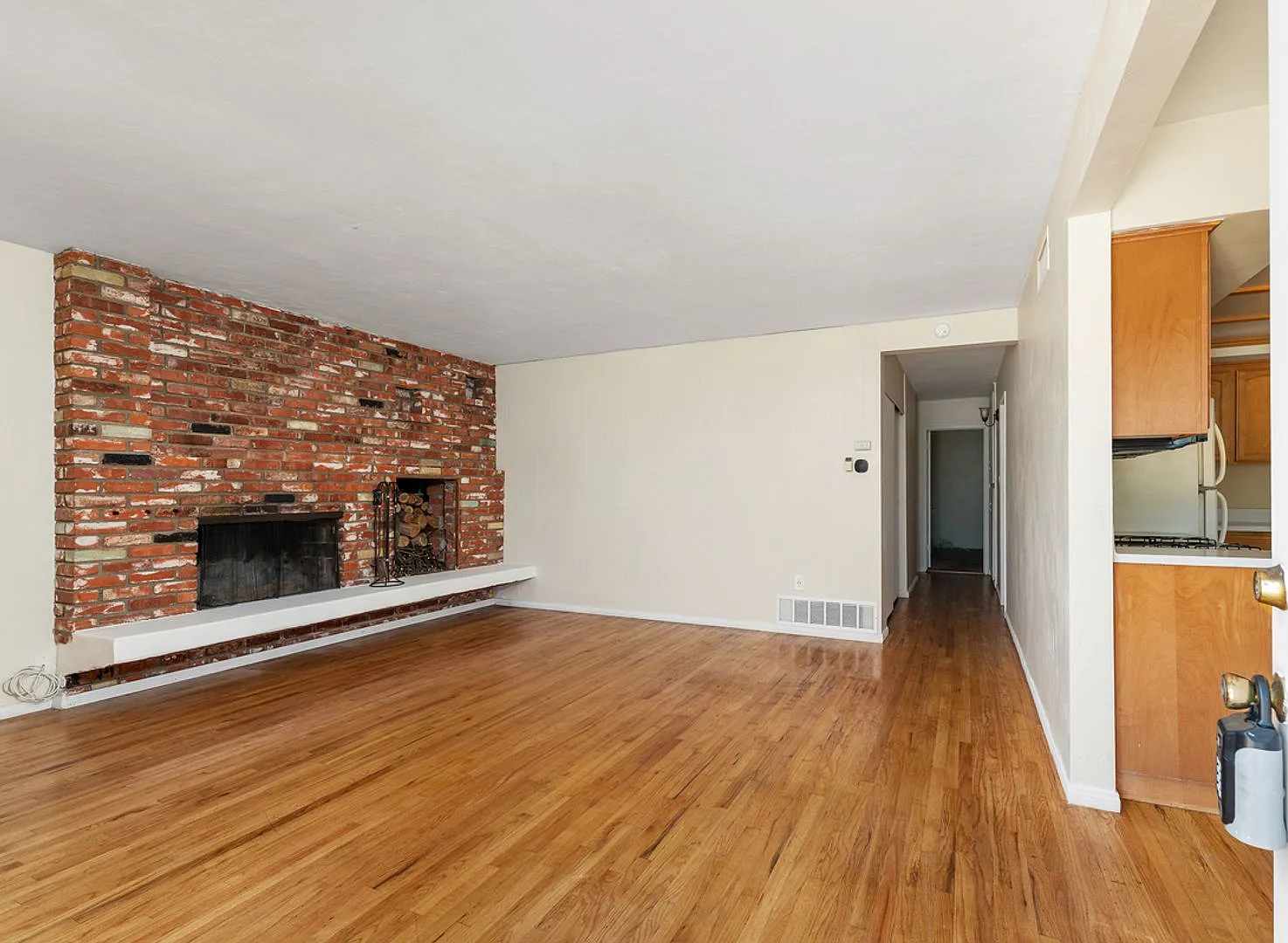 3 Bed 2 Bath Single Home In East County — Photo 2